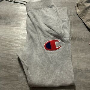 CHAMPION SWEATPANTS.